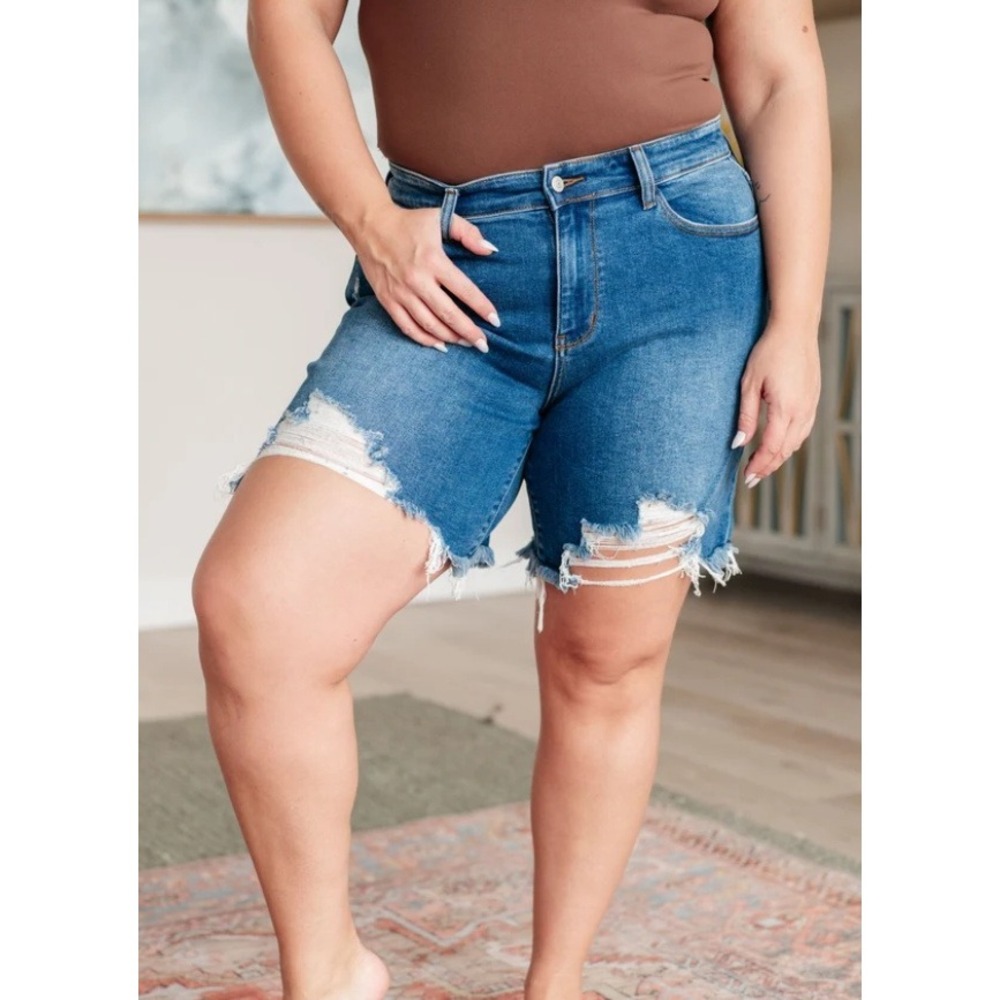 Judy Blue Distressed Denim Shorts Medium Wash Frayed Hem Casual Womens 2XL